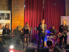 Zespół muzyczny na imprezy firmowe i okolicznościowe Hey Now Band z Krakowa. Zespół muzyczny na imprezy firmowe i okolicznościowe Hey Now Band z Krakowa.