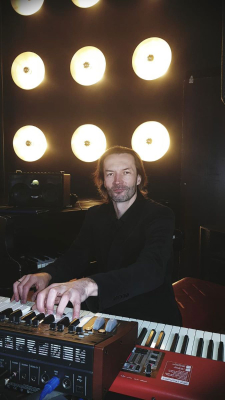 Zespół muzyczny na imprezy Kraków. Jarema Pogwizd piano. Zespół muzyczny na imprezy Kraków. Jarema Pogwizd piano.